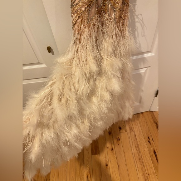 Terani Couture Gold and White Feathered Dress sz 4​ - Picture 4 of 9